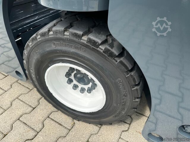 4-way forklift Combilift C3000/Triplex 5500 mm /Perfect condition