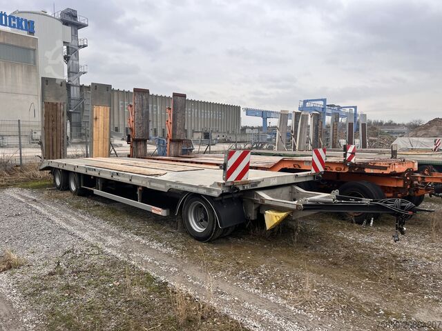 Alacsony rakodószintű pótkocsi Möslein TO 3 F Schwebheim 3 Achs Tiefladeranhänger 9 m Ladefläche