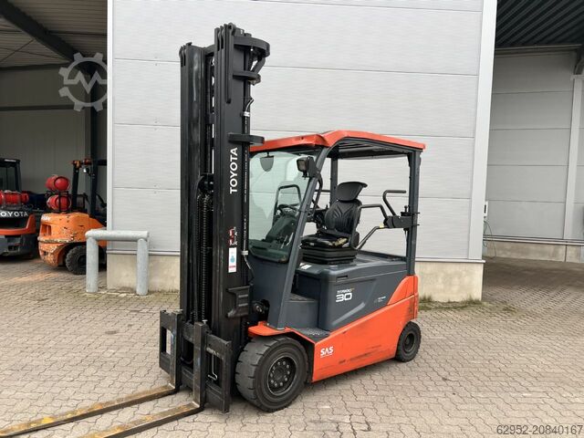 Electric 4-wheel forklift Toyota 8 FBMT 30