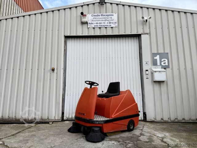 Ride-on vacuum sweeper Stolzenberg Twin Top TT 1100 / E Aufsitzkehrmaschine