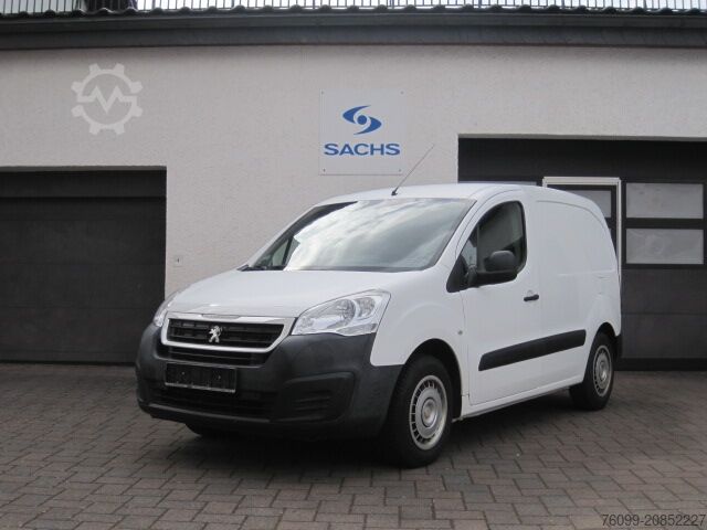 Bestelwagen Peugeot Partner 1.6 HDI Cateringausbau 3-Sitzer