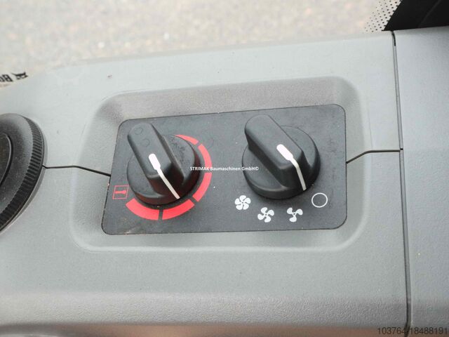 Mini excavator Bobcat E19