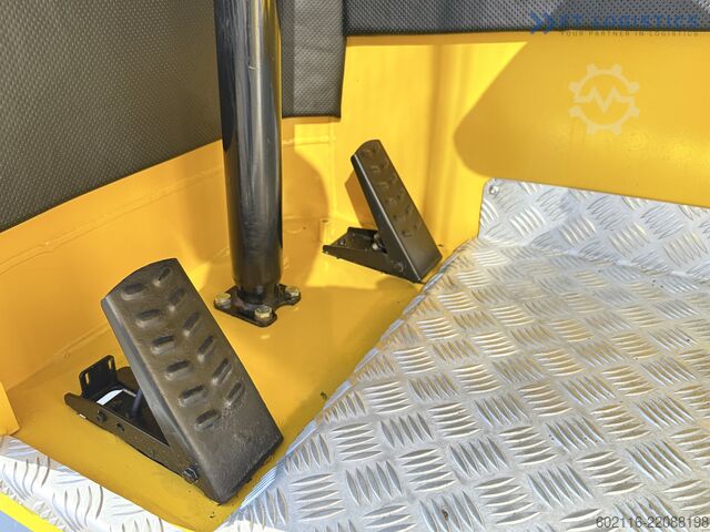 Carrello elevatore a 4 direzioni Combilift C5000XL GAS TRIPLEX 6000 EXTENDABLE FORK