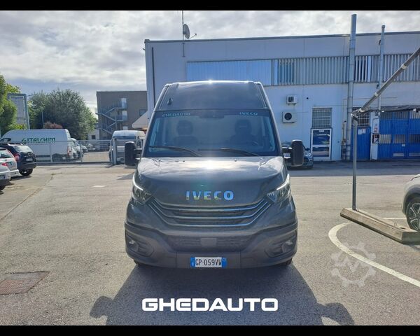 Minibus IVECO Daily