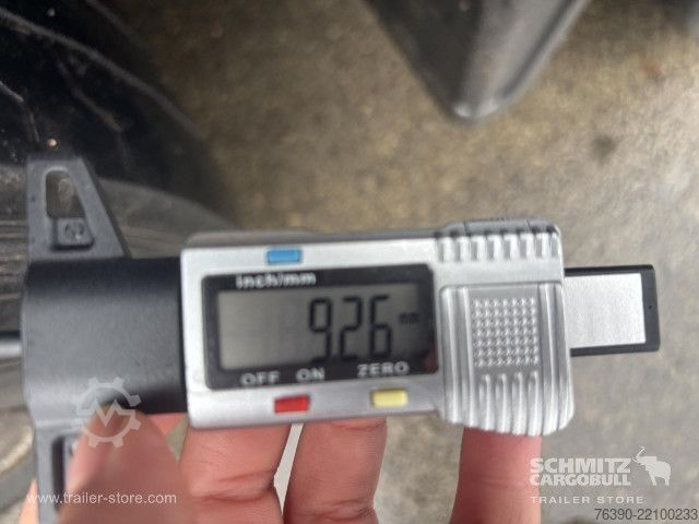 Semiremorcă deschisă cu prelată Schmitz Cargobull Semitrailer Curtainsider Mega