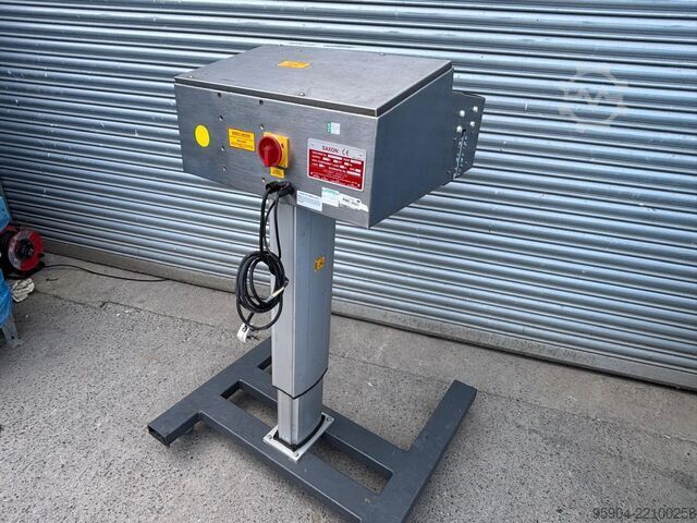 Machine de scellage de sacs Saxon Continuous Bag Sealer SB1000 Electric Lift Mast