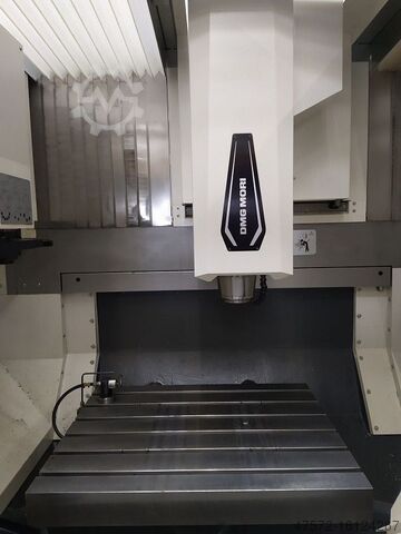 Centro de mecanizado DMG MORI M 1