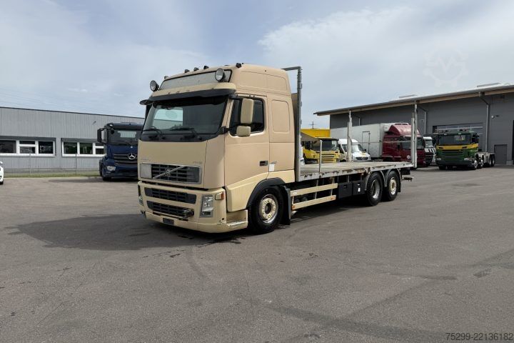 Vrachtauto met open laadbak Volvo FH12-460 6x2 Brücke / Swiss-Vehicle