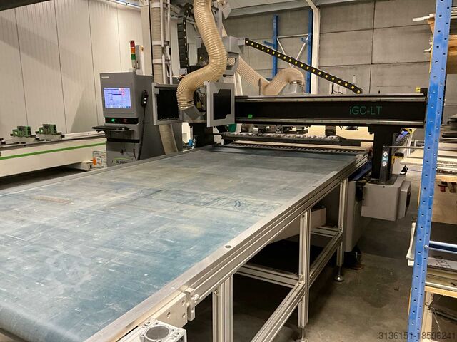 Machining center with throughput Igolden  02P-WVQ