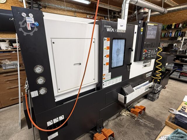CNC svarv- och fräscenter HYUNDAI WIA SE 2200 LSYA