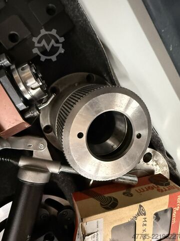 CNC svarv- och fräscenter HYUNDAI WIA SE 2200 LSYA