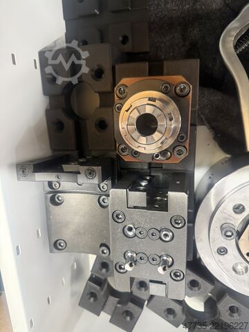 CNC svarv- och fräscenter HYUNDAI WIA SE 2200 LSYA