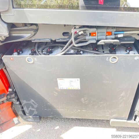 Carretilla eléctrica de 4 ruedas Linde e35l-01