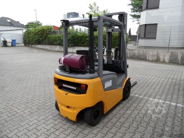 Empilhador de GPL Jungheinrich TFG 316 - Triplex - wenig Stunden