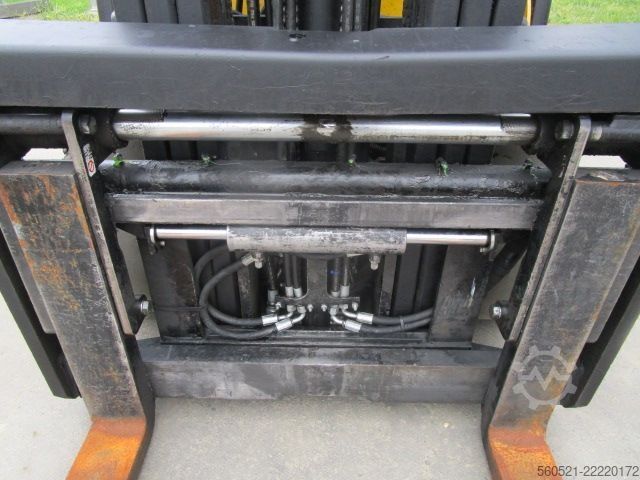 Dizel forkliftler Yale 3T - Triplex-Freihub 4,9m + ZINKENVERSTELLER