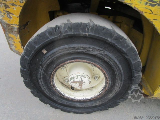 Dizel forkliftler Yale 3T - Triplex-Freihub 4,9m + ZINKENVERSTELLER