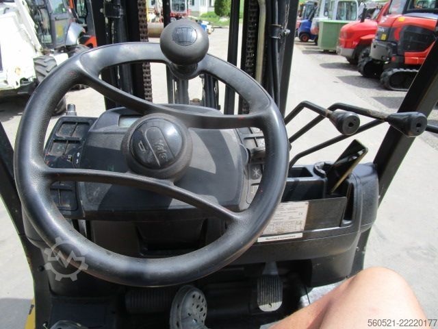 Dizel forkliftler Yale 2,5 Ton. mit Seitenschieber + Triplex-Freihub 5m