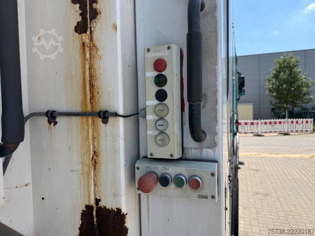 Çöp kamyonu MERCEDES-BENZ Actros 2536 6x2 Müllwagen/Klima/LENKACHSE