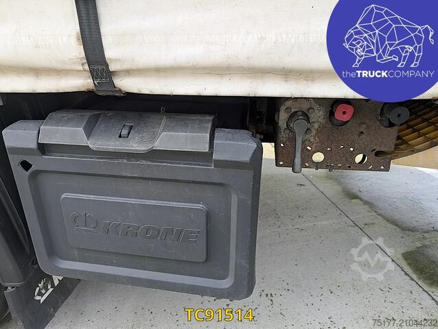 Schiebeplanen Krone curtainsider hardwood floor