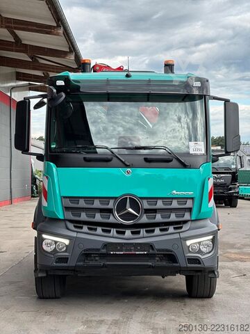 Camión volquete trilateral MERCEDES-BENZ Arocs 1832 K 4x2 MEILLER & FASSI F120B LK