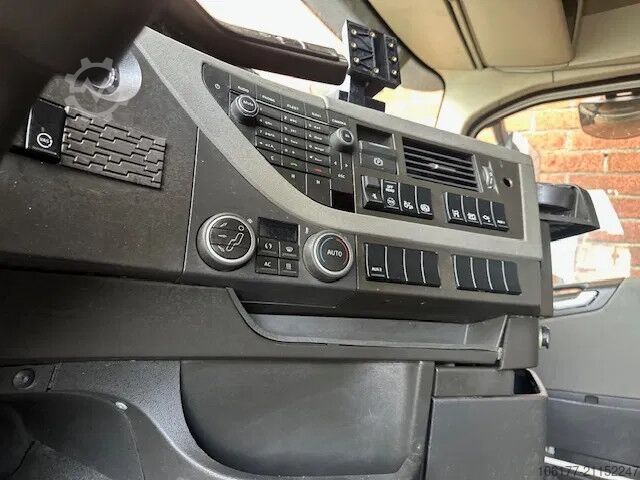 Standaard-SZM Volvo FH 460 Globetrotter