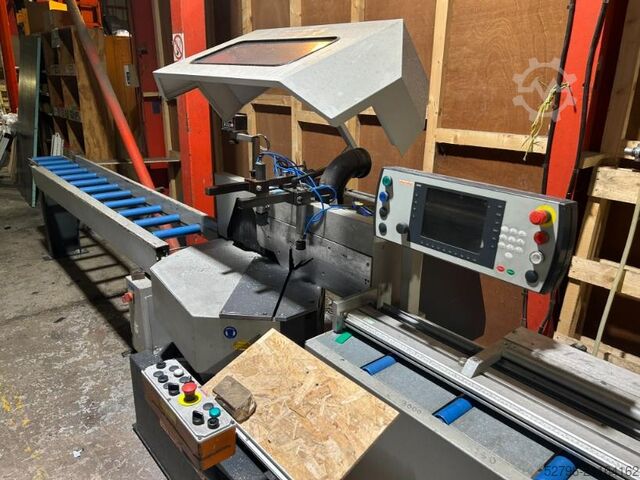 Enkelkops verstekzaag met lengteaanslag Elumatec MGS 105/01