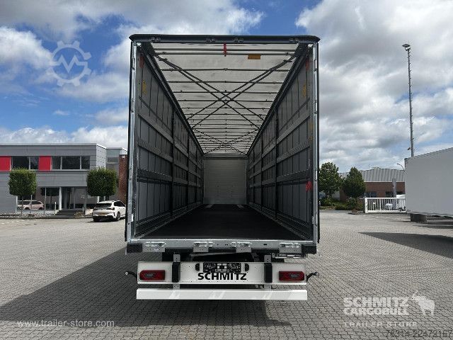 Nyitott ponyvás félpótkocsi Schmitz Cargobull Curtainsider Standard Getränke