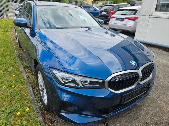 Minibus BMW 320 d xDrive Touring PDC Mild-Hybrid Navi/Ahk.