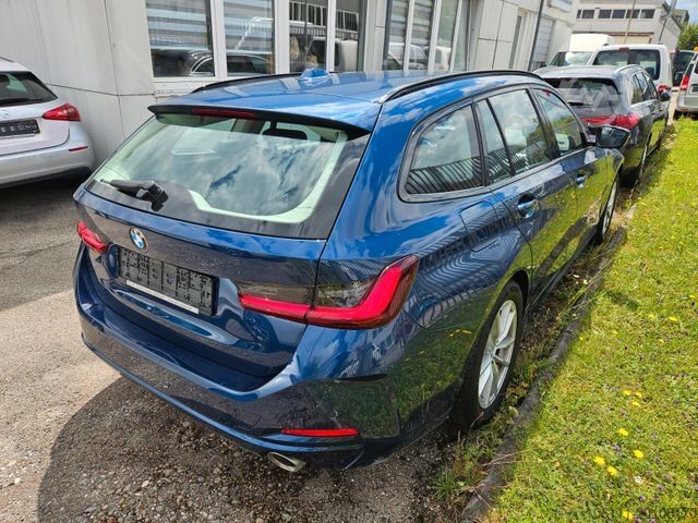Minibus BMW 320 d xDrive Touring PDC Mild-Hybrid Navi/Ahk.