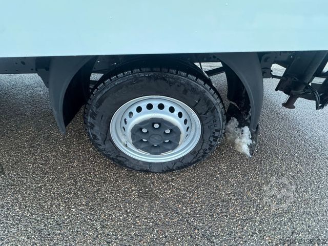 Vrachtwagen met bakwagen IVECO Daily 35S16 Koffer mit Ladebordwand *Klima-aut.*