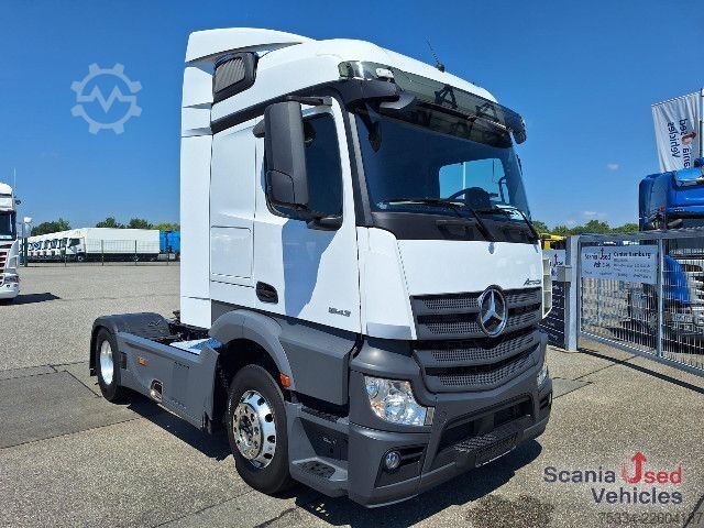 Tractor estándar Mercedes-Benz 1843 LS