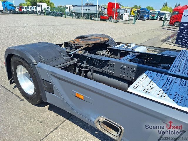Tractor estándar Mercedes-Benz 1843 LS