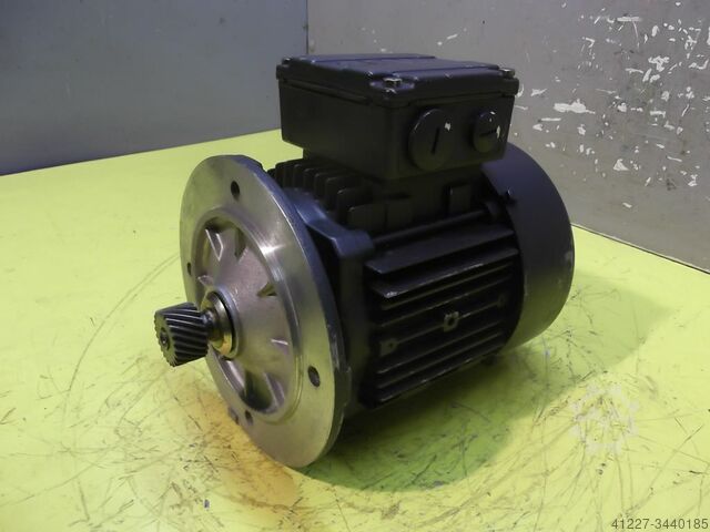 Elektromotor 0,37 kW 1380 Rpm SEW-EURODRIVE RF47DT71D4