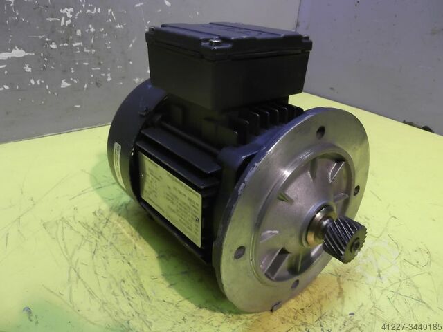Elektromotor 0,37 kW 1380 Rpm SEW-EURODRIVE RF47DT71D4