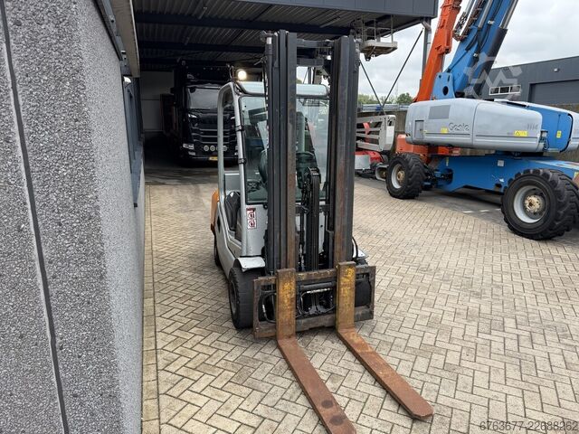 Still RX70-35 Triplo 500 Freelift / Sideshift / 4e functie / 9026uur / Diesel 2011 STILL RX70-35 Triplo 500 Freelift / Sideshift / 4e functie / Diesel 2011