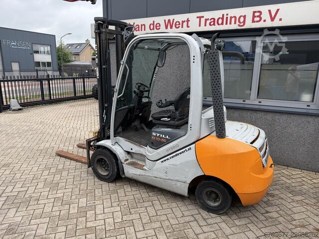 Still RX70-35 Triplo 500 Freelift / Sideshift / 4e functie / 9026uur / Diesel 2011 STILL RX70-35 Triplo 500 Freelift / Sideshift / 4e functie / Diesel 2011