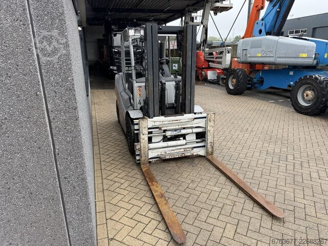 Still RX70-40 Triplo 400 Freelift / Sideshift / Vorkversteller Containertruck Deutz Diesel 2014 STILL RX70-40 Triplo 400 Freelift / Sideshift / Vorkversteller Containertruck Deutz Diesel 2014