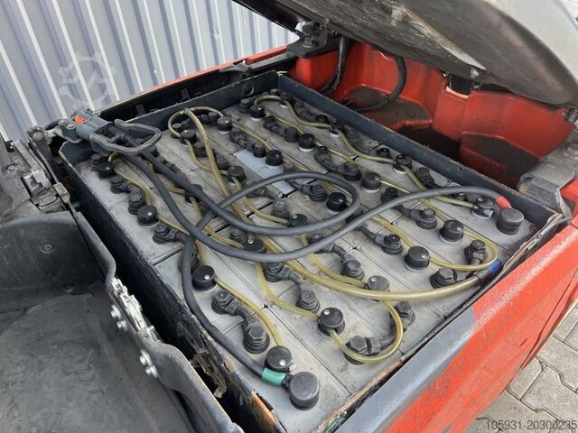 Elektrische vorkheftruck 3 wielen Linde E16-02