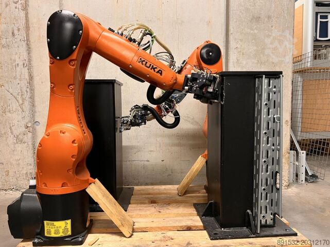 Industrieroboter KUKA KR6 sixx R900 KRC4