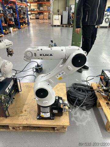 Industrijski robot KUKA KR10 R900 KRC4