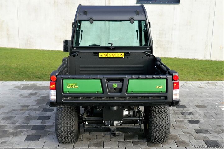 Traktor John Deere Gator HPX815E