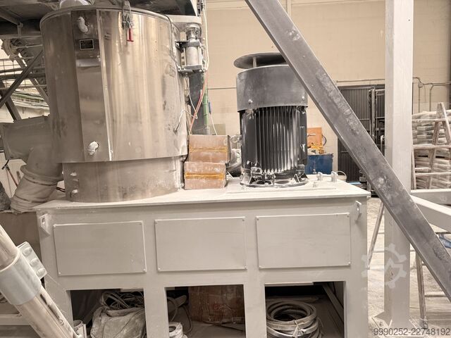 KOMPLETNÍ VÝROBA MINERÁLNÍHO MASTERBATCHE VARIOS WEIGHTING AND COMPOUNDING LINE