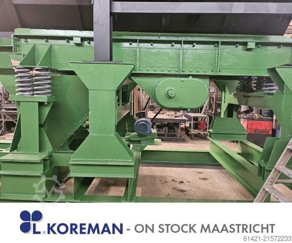 Metso trechter met trilgoot  Metso Hopper with Vibrating Chute