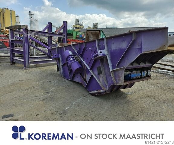 Siebmaschine Integra mit Förderbändern Integra Screening machine with Conveyors