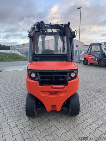 Chariot élévateur à fourche diesel Linde H35D-02