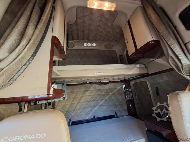Trattore stradale standard Freightliner Coronado