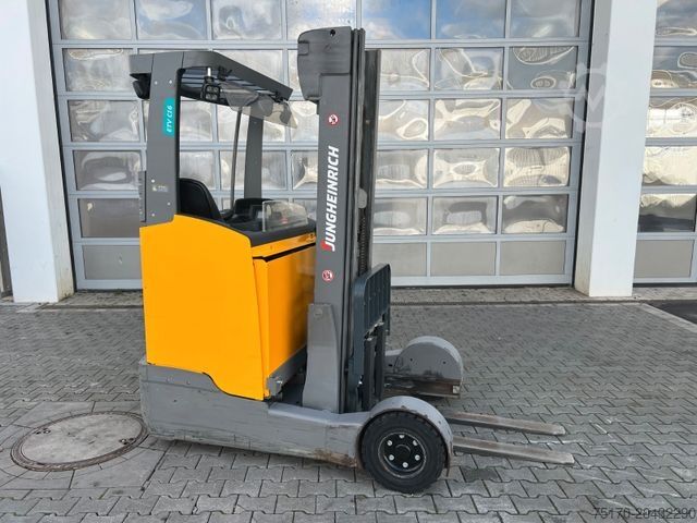 Stivuitor cu catarg retractabil JUNGHEINRICH ETV C16 / Triplex 5.72m / SS / nur 3.228h / 2016