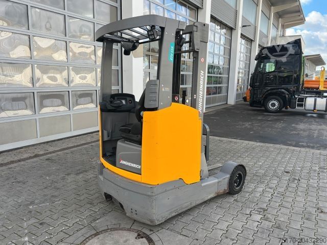 Stivuitor cu catarg retractabil JUNGHEINRICH ETV C16 / Triplex 5.72m / SS / nur 3.228h / 2016