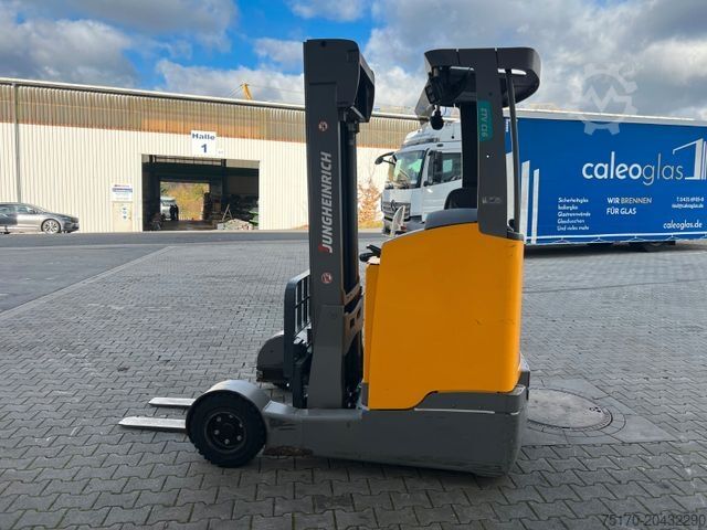 Stivuitor cu catarg retractabil JUNGHEINRICH ETV C16 / Triplex 5.72m / SS / nur 3.228h / 2016