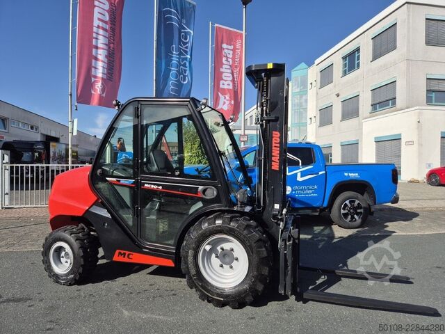 Terénní vysokozdvižný vozík Manitou MC 30-4 ST3A S1
